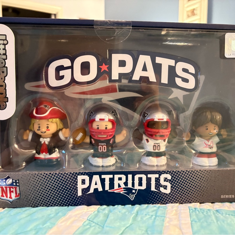 Mattel Patriots Kids Playset with Red and Blue